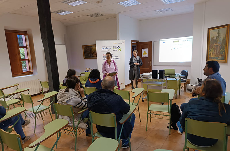 Presentación de la oficina Acelera Pyme, "Click Rural Pyme" en Alfoz de Lloredo"